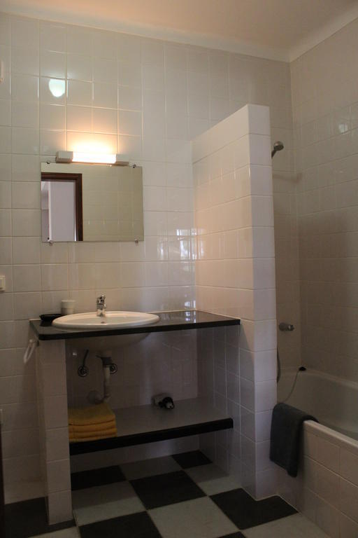 Filhas Do Mar Apartments Salema Room photo